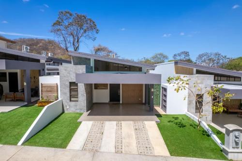 Coco Casa | Sophisticated Home with a Chic Design and a Private Terrace with a Plunge Pool