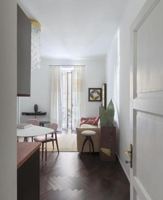 Zona Padova Apartamento | Sophisticated Milan Apartment with Italian Charm