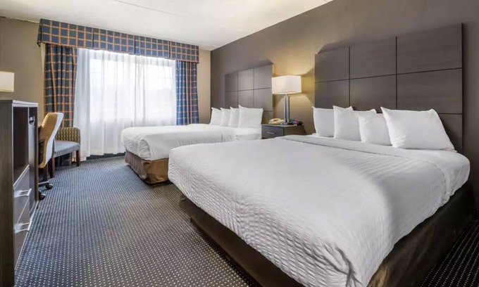 New Cumberland Casa | Sophisticated Room close to the State Capital