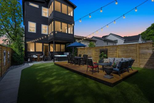 McFerrin Park Casa | Sophisticated Sanctuary Hot Tub Outdoor Haven