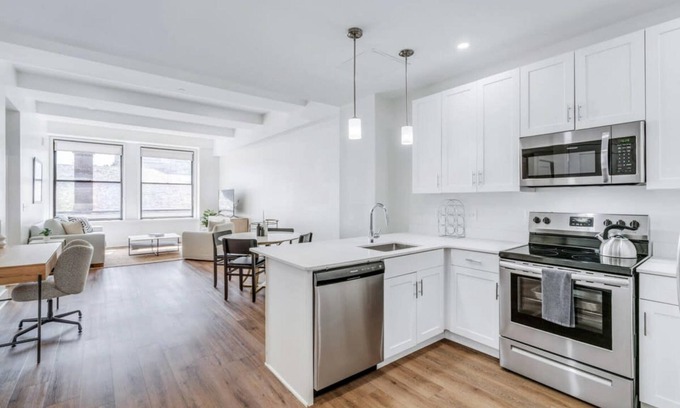 Center City East Apartamento | Sosuite 2BR Apt w Park View, W/d, Gym, Lounge
