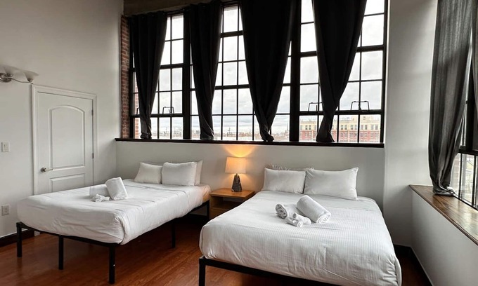 West Poplar Apartamento | Sosuite 2BR Apt w W D Gym On-site Restaurant