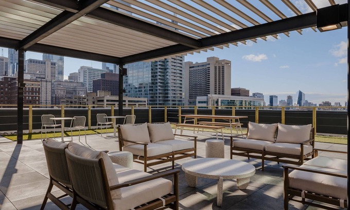 Logan Square Apartamento | Sosuite One Bed Apt w Rooftop, Gym, Laundry