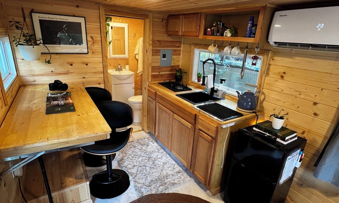 Early Branch Casa | Soul Food Cafe Tiny Home Camper in charming Yemassee, SC with WiFi, Heat, AC, et
