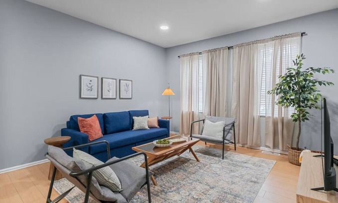 Soulard Casa | Soulard Gem: Unbeatable Location, Stunning Casa!