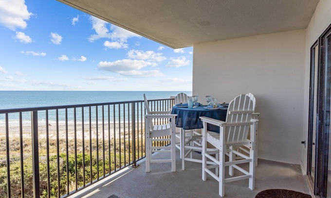 Emerald Isle Condominio | Sound of the Sea 303W - 1BR Ocean Front - Just Renovated!!