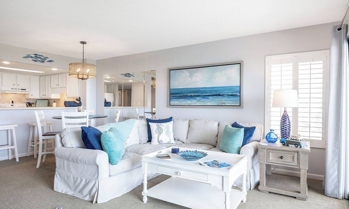 Emerald Isle Condominio | Sound of the Sea West 213 - Almost Oceanfront 1BR, 1BA, complex amenities