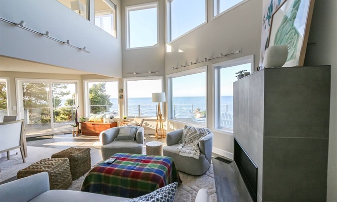 Sequim Casa | Sound: Waterfront home, Strait water views, beach!