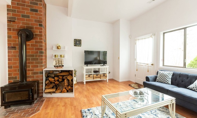 Mukilteo Casa | Sound View Living - Guest House - 2 Bedrooms
