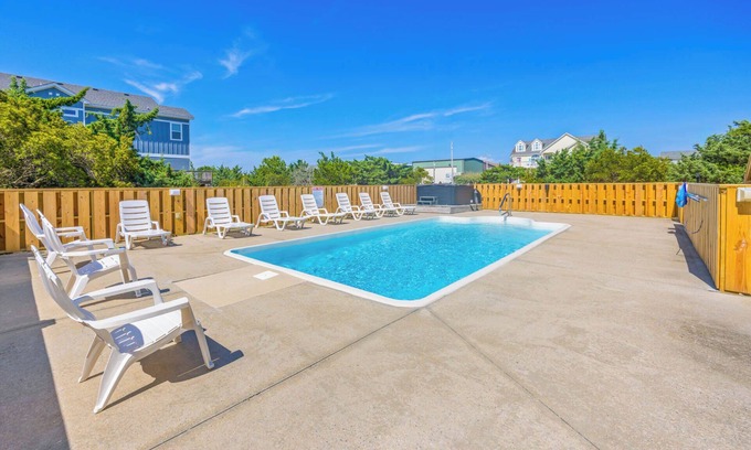Wind Over Waves Casa | Charming Soundside Home, Salvo-Pool, Jacuzzi, GameRm, Se aceptan perros, Ascensor de equipaje