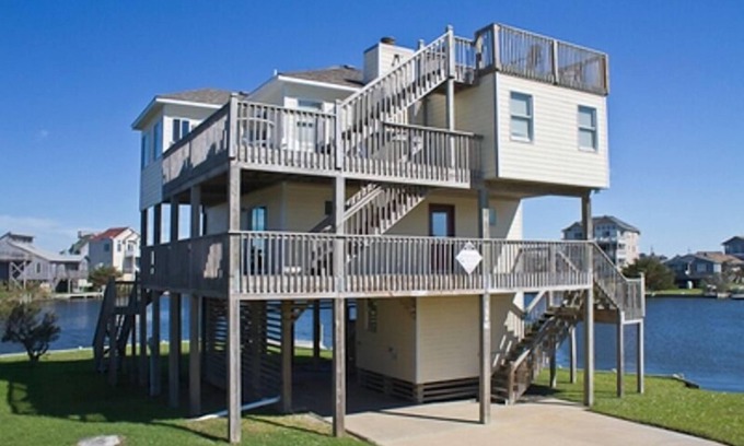Avon Casa | Soundside Waterfront w / Koru Beach Club Pool, Avon Fishing Pier, Kayaks