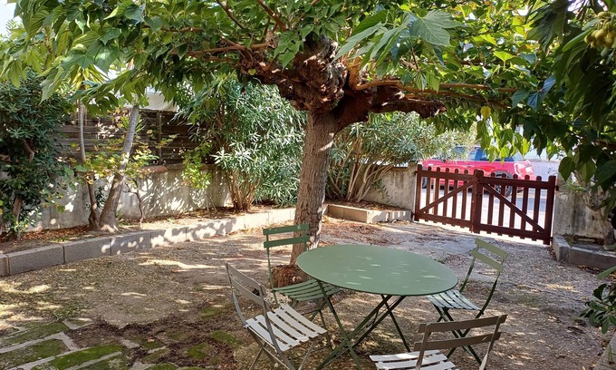 Saintes-Maries-de-la-Mer Apartamento | "Sous le Mûrier": apartment 5 minutes from the sea on foot