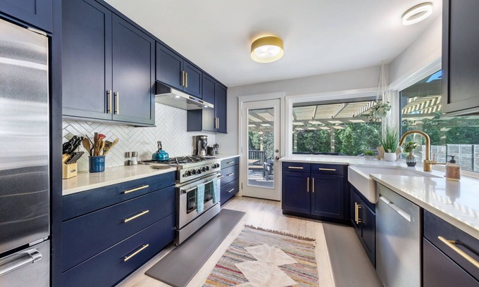 East Congress Apartamento | South ATX Home - Pool - Sauna - Parking - Sleeps 6