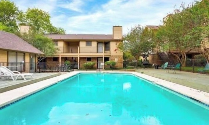 Austin Condominio | South ATX . Sweet Stay with Pool