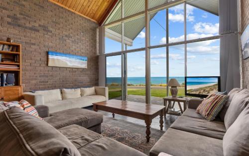 Carrickalinga Casa | South Beach House - 11 Gold Coast Drive