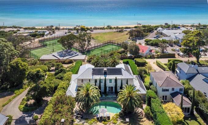 Mornington Peninsula Casa | South Beach Resort | Bay Views | Pool | Games
