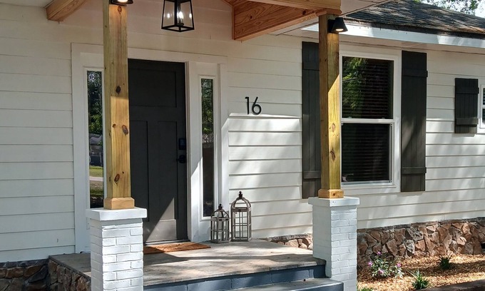Masaryktown Cabaña | South Brooksville, New Cozy Cottage, Convenient. 30 minutes from Tampa