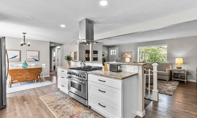 Littleton Casa | South Denver Ranch 4 BR Ideal for Groups