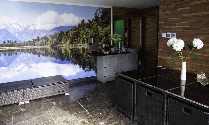 Swanley Otro | South East Sauna Modern and Luxurious 1-bedroom Guest House