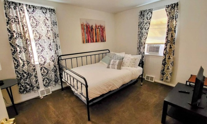 Cleveland Heights Apartamento | South Euclid 2 bed apartment