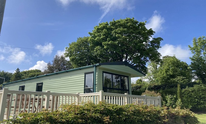 Rhyd-y-clafdy Chalet De Esquí | South facing chalet overlooking the mountains and sea