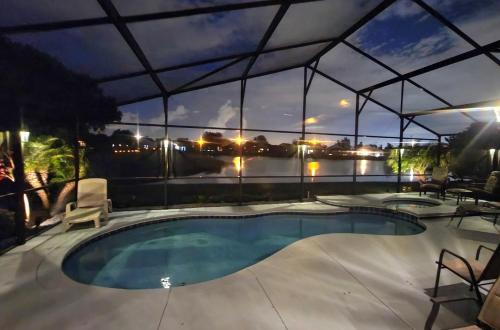 Crescent Lakes Casa | South Facing Private Pool with Lake View & Spa - Quiet Vacation Area - Family Friendly