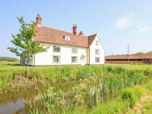 Sibton Casa | South Grange House - Sleep 16