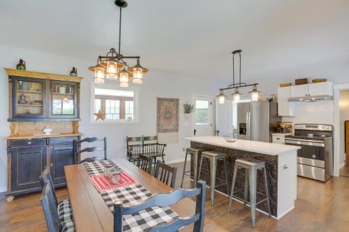 South Haven Casa | South Haven Farmhouse with Fire Pit, 4 Mi to Beach!