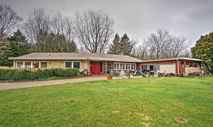 South Haven Casa | South Haven Home w / Grill & Fire Pit-Walk a la orilla!