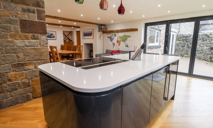 Leek Casa | SOUTH HILLSWOOD FARM, family friendly, with pool in Leek