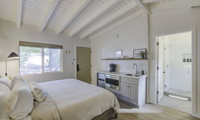 Lakeside Park Apartamento | South Lake Chalet #4-New Boutique Suite-Minutes to Heavenly & Lake Tahoe