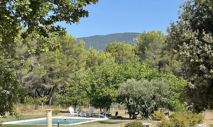 Peypin-d'Aigues Casa | South Luberon cottage with stunning country views, private pool and parking