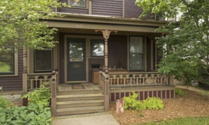 Powderhorn Casa | South Mpls Historic Home