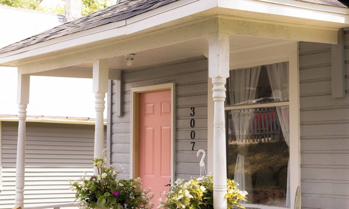 Southeast Omaha Cabaña | South-O Fairy House LOCATION LOCATION!