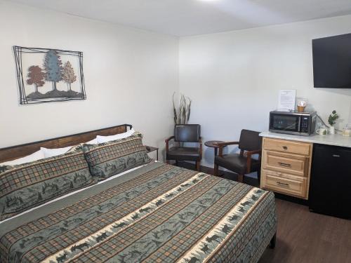 Canaan Hotel | South of the Border Room 1