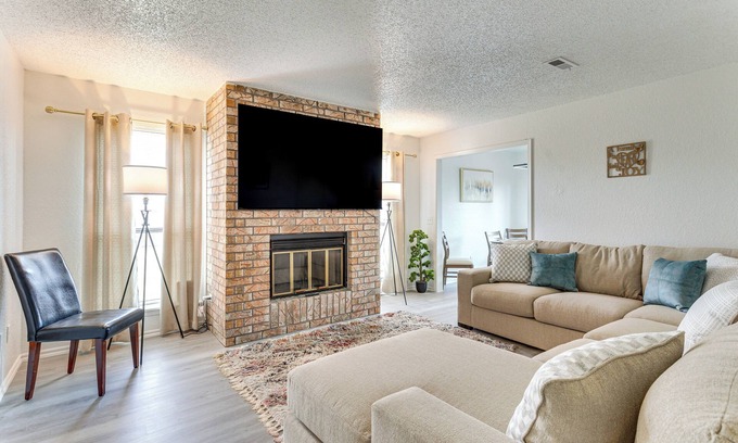South Oklahoma City Cabaña | South OKC Home w/Game Room: 18 Mi to OU Campus!