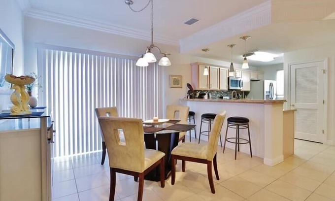 South Padre Island Apartamento | South Padre Island Condo w/ Pool Access & Balcony!