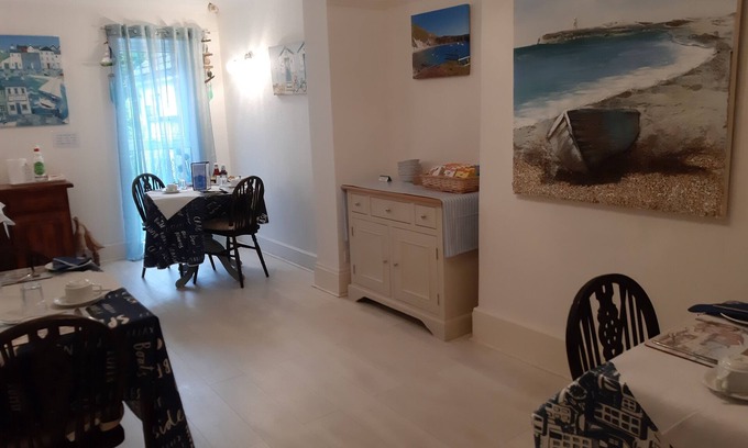Poole Casa | South Rising Guest House