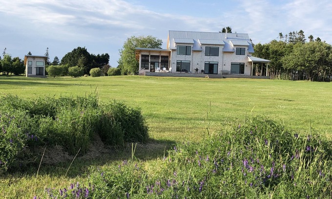 Victoria Casa | South Shore Bliss- Bright, Spacious Oceanfront Retreat with Private Golf Green