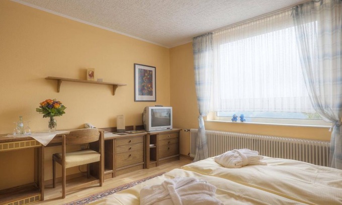 Bollendorf-Pont Casa | Lado sur sin balcón con vista panorámica, a partir de 12 noches - Waldhotel Sonnenberg