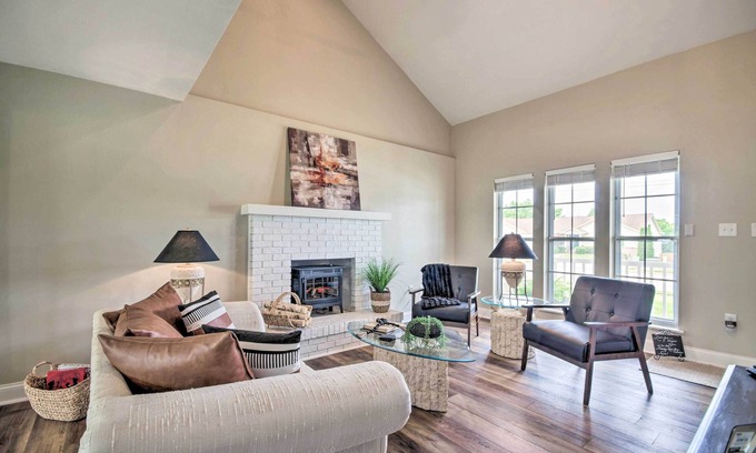 Columbia Casa | Stunning Townhome ~ 5 Mi to Dtwn Columbia!