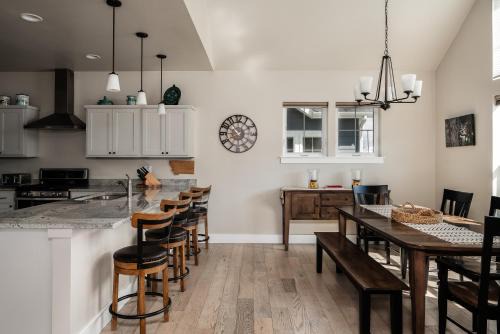 Bozeman Casa | Southbridge Cottage: Cozy and Modern Home