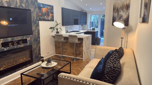 Southend-on-Sea Apartamento | Southend Apartment With Parking, Private Garden and Beach Side Location