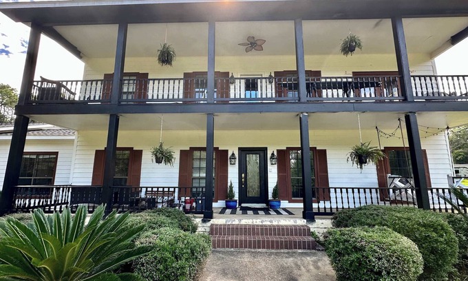 Fairhope Casa | Southern Charm House Min From Shopping & Beaches