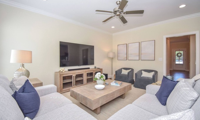 Auburn - Opelika Condominio | Southern Charmer in Auburn, condo sleeps 8! Comes w/gameday parking pass!