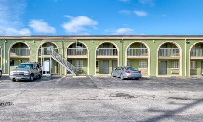 Channelview Casa | Southern Comfort Retreat in Channelview! Pets Allowed, Free Parking!