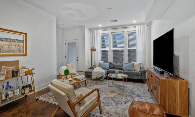 Madison Casa | "Southern Harmony" #23 -Sleeps 4