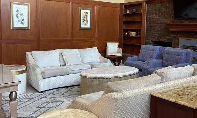 Olive Branch Casa | Southern Large Lake Front Custom Estate, Sleeps 16