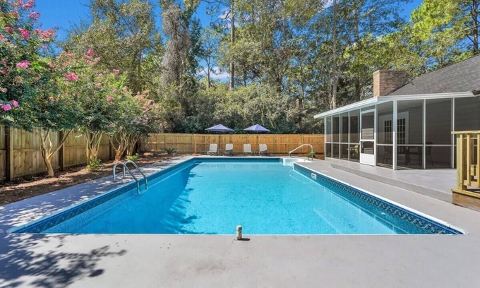 Statesboro Casa | Southern Splash Retreat Poolside Paradise by GSU