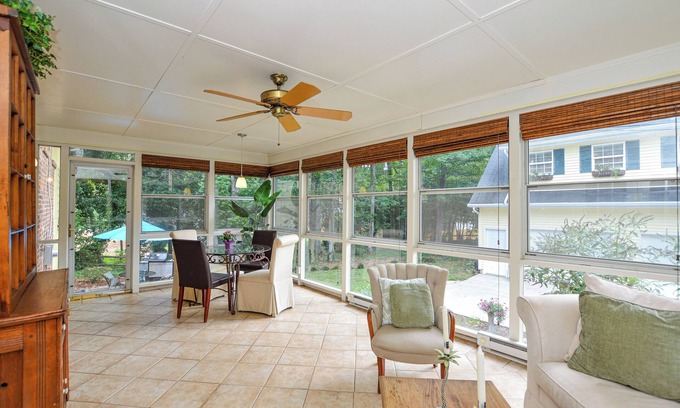 Barclay Downs Casa | SouthPark Comfort and Convenience 4 bed/3 bath!